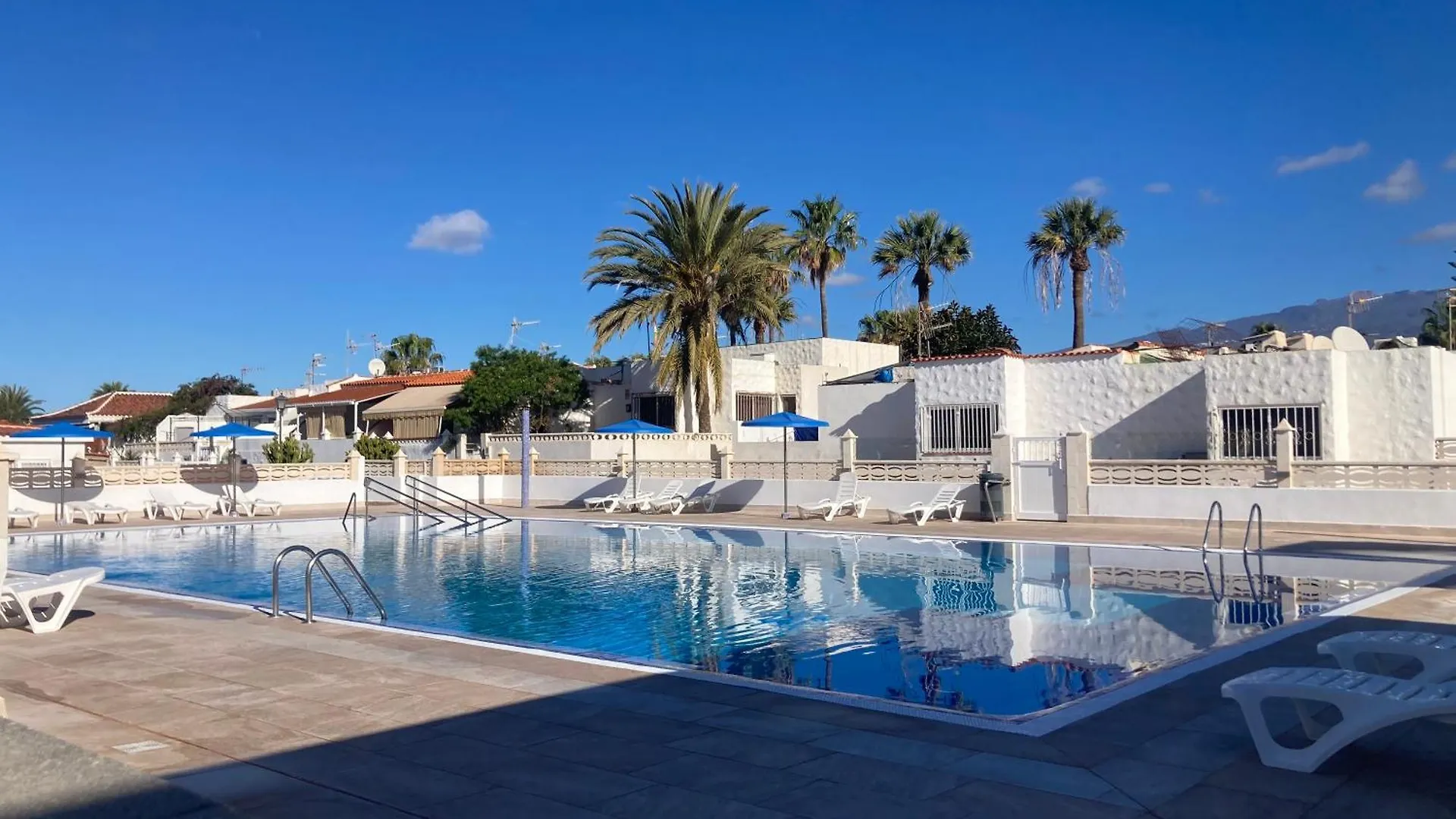アロナCasa M&M, Relax, Big Terrace, Swimming Poolアパートメント